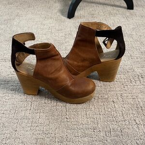 Free People Clogs